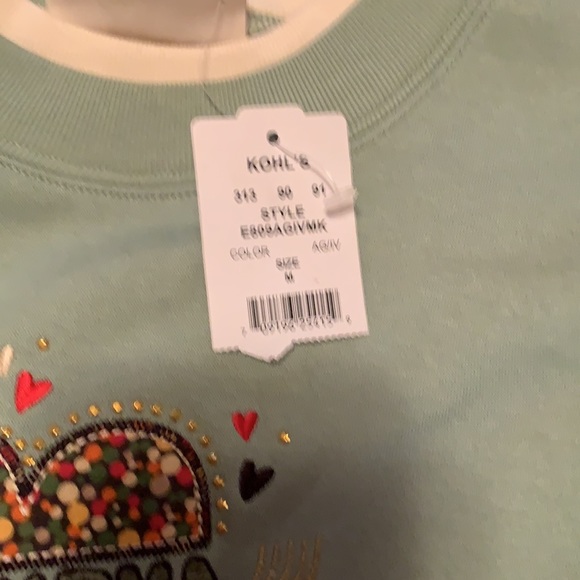 NWT Grandmas are the heart of it all sweat shirt sz M  green - Picture 3 of 8